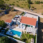 Villa House Diana - Heated Swimming Pool And Jacuzzi Vir