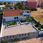 House Diana - Heated Swimming Pool And Jacuzzi Vir