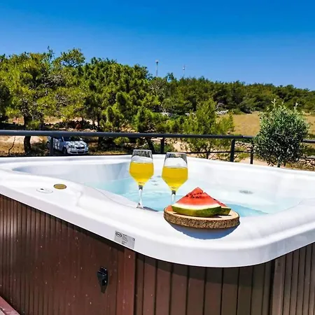 House Diana - Heated Swimming Pool And Jacuzzi וילה ויר