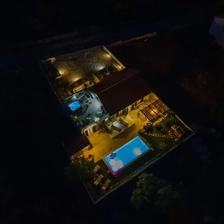 House Diana - Heated Swimming Pool And Jacuzzi * ויר