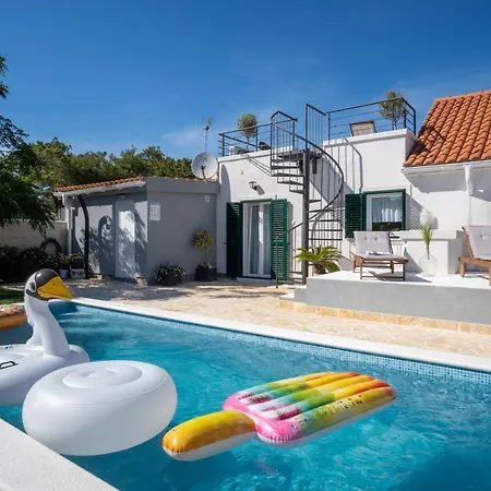House Diana - Heated Swimming Pool And Jacuzzi * ויר