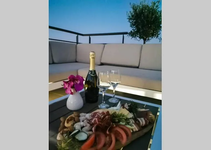 House Diana - Heated Swimming Pool And Jacuzzi Vir