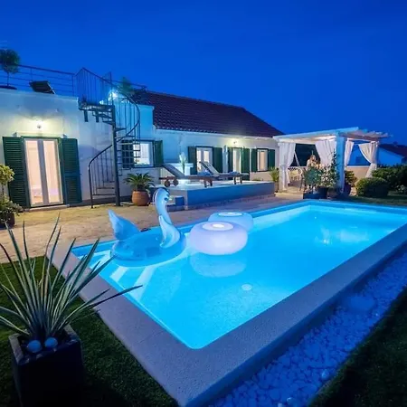 House Diana - Heated Swimming Pool And Jacuzzi Villa Vir