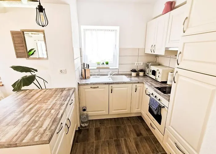 House Diana - Heated Swimming Pool And Jacuzzi Вир