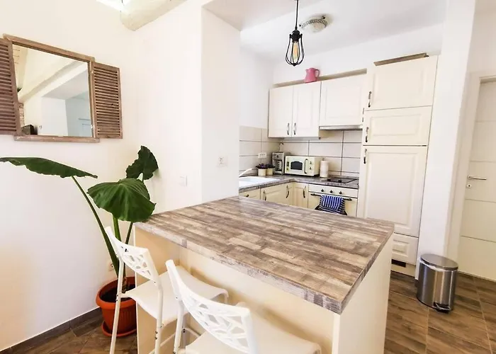 House Diana - Heated Swimming Pool And Jacuzzi * Вир