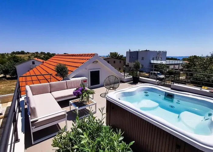 Вилла House Diana - Heated Swimming Pool And Jacuzzi Вир