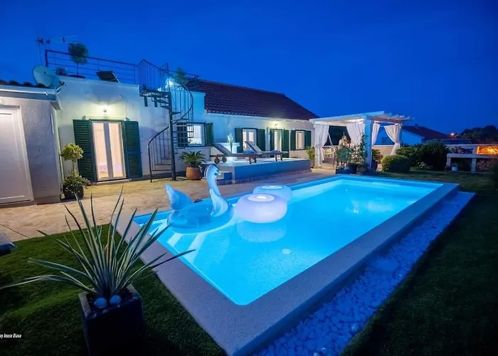 House Diana - Heated Swimming Pool And Jacuzzi Вилла Вир