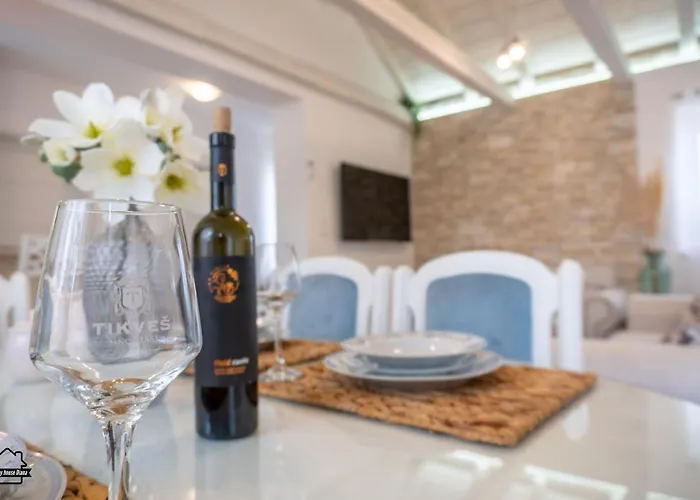 House Diana - Heated Swimming Pool And Jacuzzi *