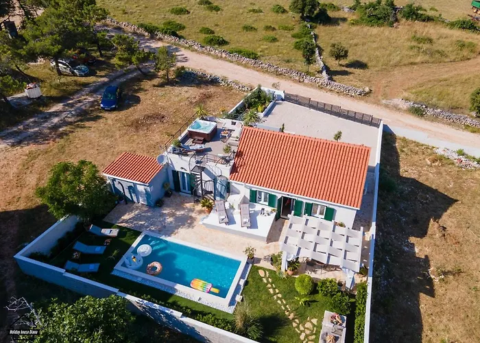 Вилла House Diana - Heated Swimming Pool And Jacuzzi Вир